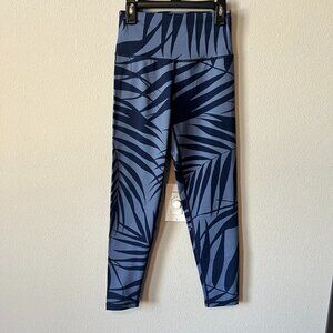 Aerie Navy & Blue 7/8 Length Palm Leaf Pattern Move Leggings Size Small
